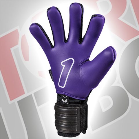 Guantes Rinat The Boss Pro en negro y morado detalle de la palma de la mano