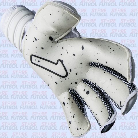 Detalle de la palma de la mano de Rinat Egotiko Quantum Turf en color blanco
