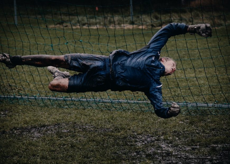 Cuidar guantes de arquero de fútbol